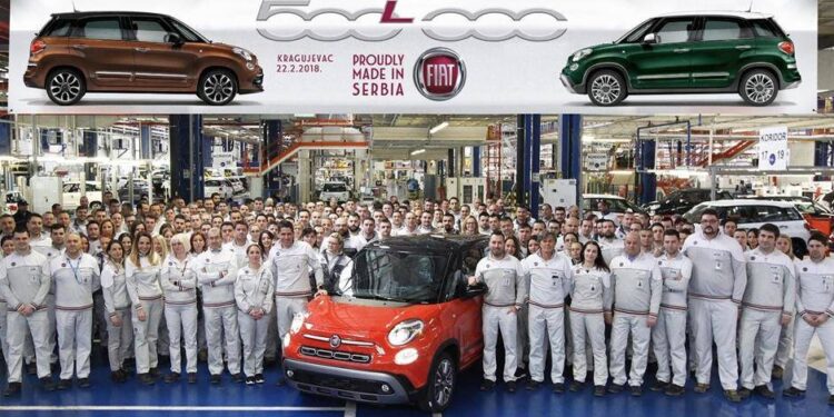KRAGUJEVAČKI SINDIKALCI SUMNJAJU DA FIJAT ODLAZI IZ SRBIJE ZBOG SLANJA RADNIKA NA RAD U SLOVAČKU