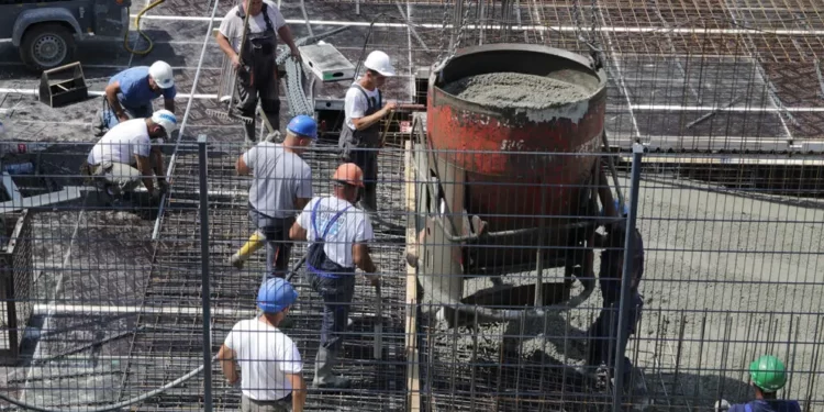 SRBI RADE NAJVEĆI BROJ SATI NEDELJNO U EVROPI