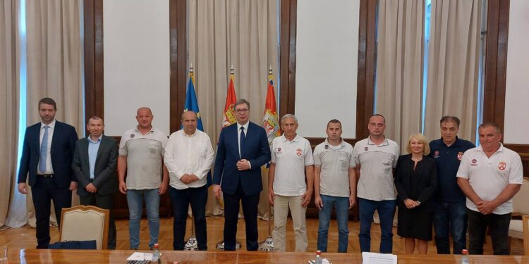 Predstavnik radnika Fijata: Dogovorili smo se sa predsednikom da iznos otpremnine bude 790 evra