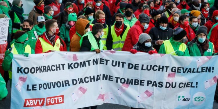 Hiljade belgijskih radnika pridružiće se danas sindikalnom skupu u Briselu, kako bi odbranili kupovnu moć svojih gradjana /Mari Elen Ska, Generalna sekretarka belgijskog sindikata CSC, za “Social Europe ”/