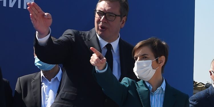 Novi dopisi premijerki i predsedniku stižu iz Beograda, Pirota, od komunalaca i zanatlija