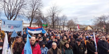 Održan protest sindikata Ziđin Koper, u toku razgovori s ministarkom
