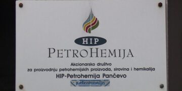 Radnici HIP Petrohemije danas protestuju zbog niskih osnovnih zarada