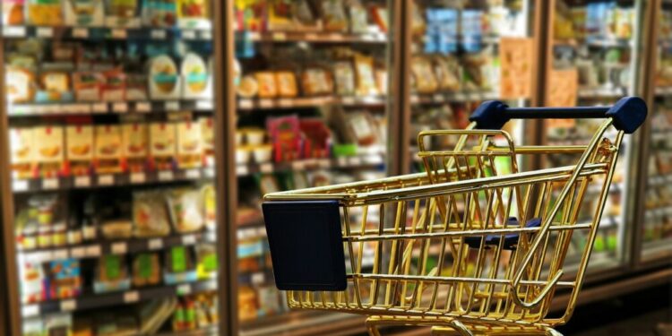 Da li je 168.000 dinara mesečno dovoljno da porodica bude „viša klasa“ u Srbiji?