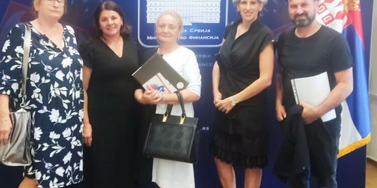 Pritisak na Ministarstvo finansija urodio plodom, izmenom Uredbe uvećanje zarada svima u prosveti 5,5%