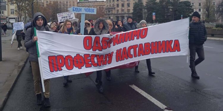 Prosvetni radnici protestovali ispred Vlade Srbije