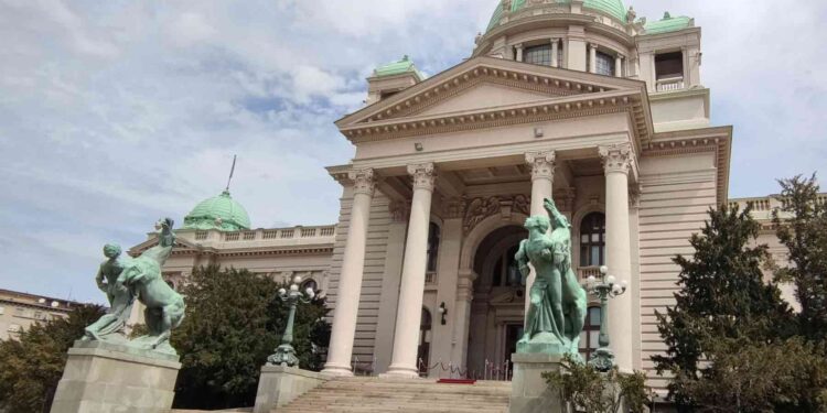 Sindikat: Za povlačenje iz skupštinske procedure zakonskog predloga u vezi stranih fakulteta