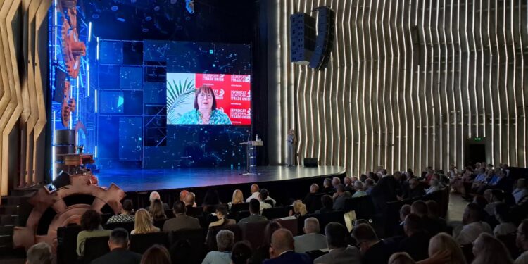 Govor generalne sekretarke EKS na 17. Kongresu SSSS