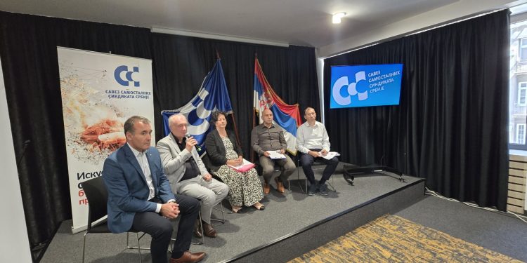 ODRŽAN OKRUGLI STO O MINIMALNOJ ZARADI I NJENOM UTICAJU NA PLATE U SRBIJI