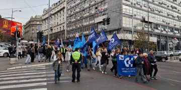 Protest i šetnja zaposlenih u kulturi: Prosečna zarada 76.000, a za državu nevidljivi